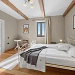 Gimino Villa *
